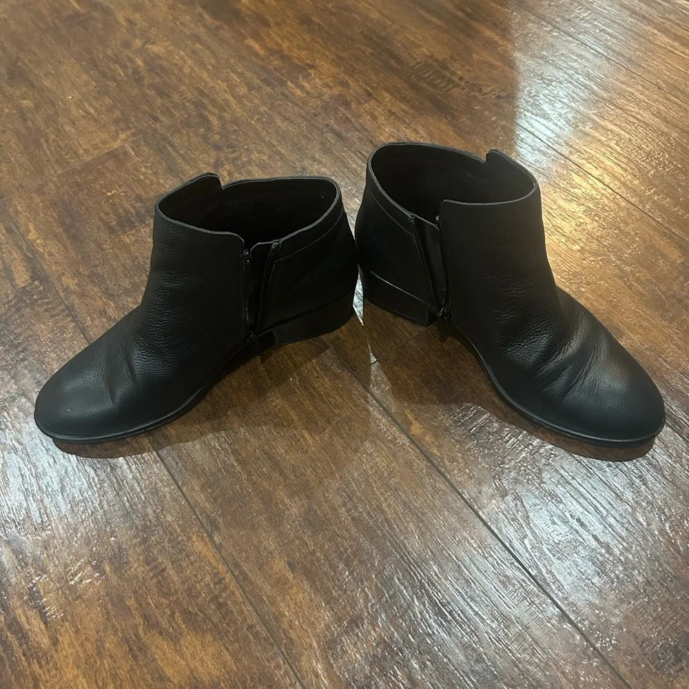 Aerosoles Woman’s Mythology Ankle Leather Boots Black 8M